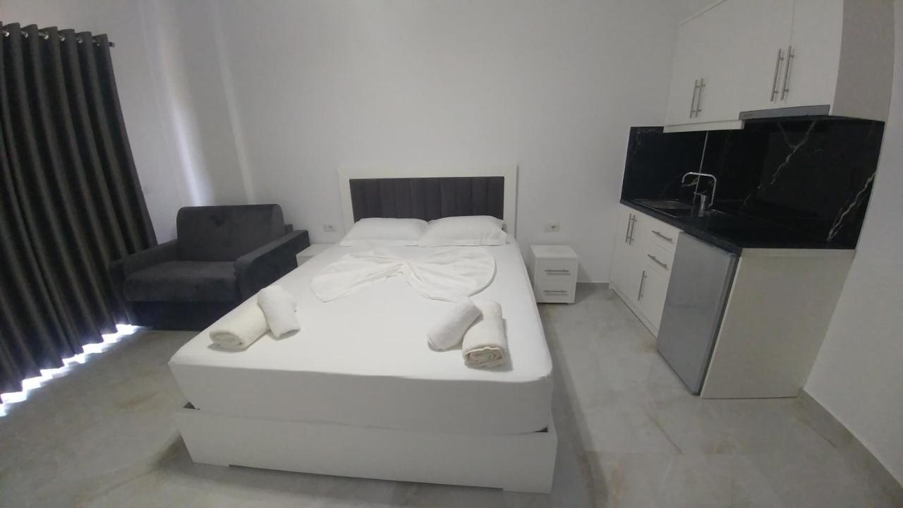 Hotel Zeka Ксамил Екстериор снимка