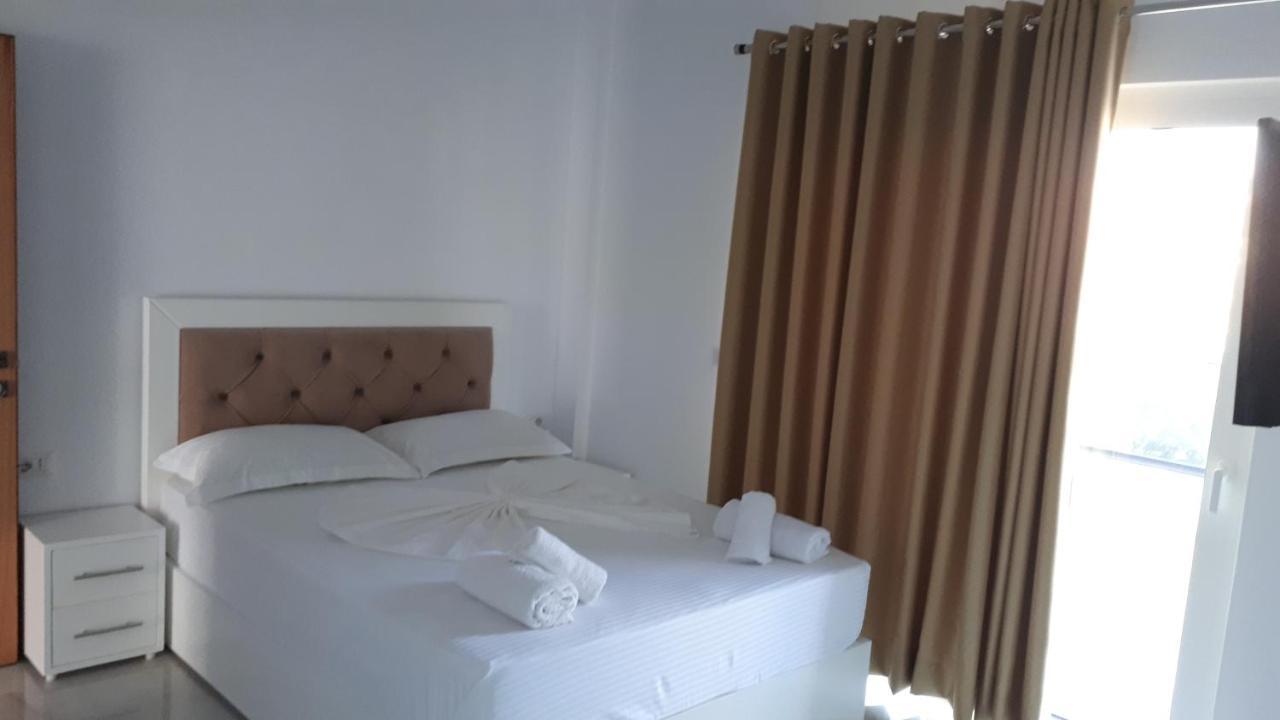 Hotel Zeka Ксамил Екстериор снимка