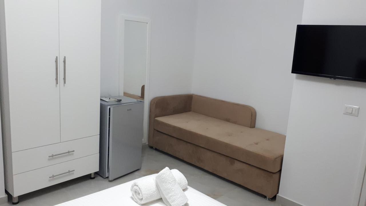 Hotel Zeka Ксамил Екстериор снимка