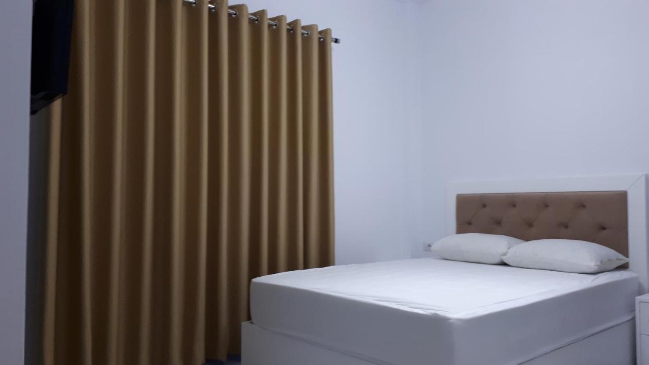 Hotel Zeka Ксамил Екстериор снимка