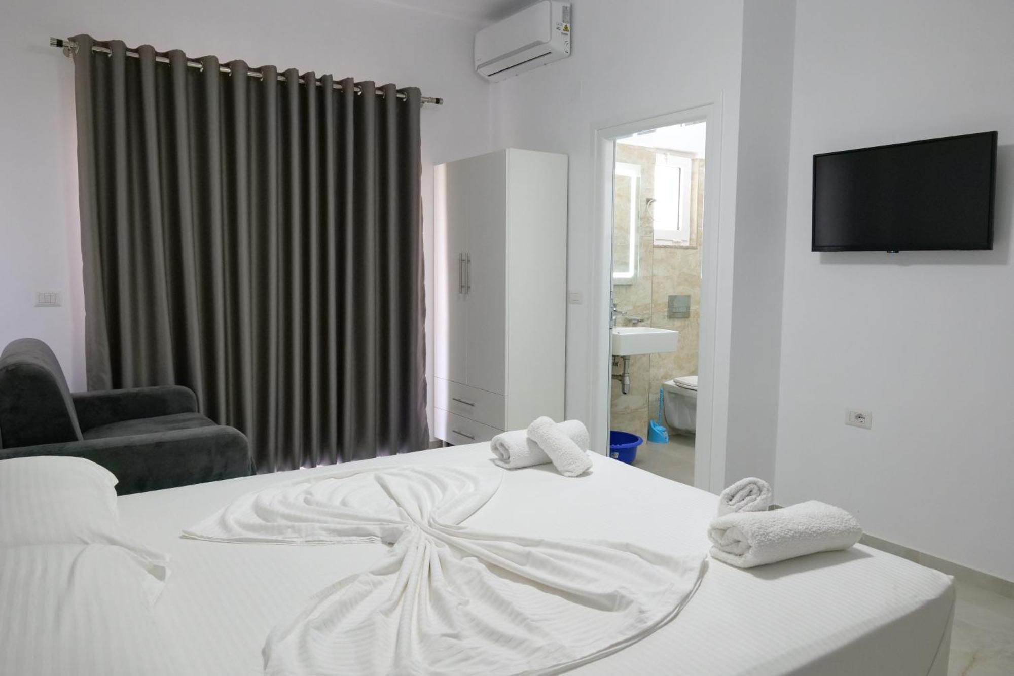 Hotel Zeka Ксамил Екстериор снимка