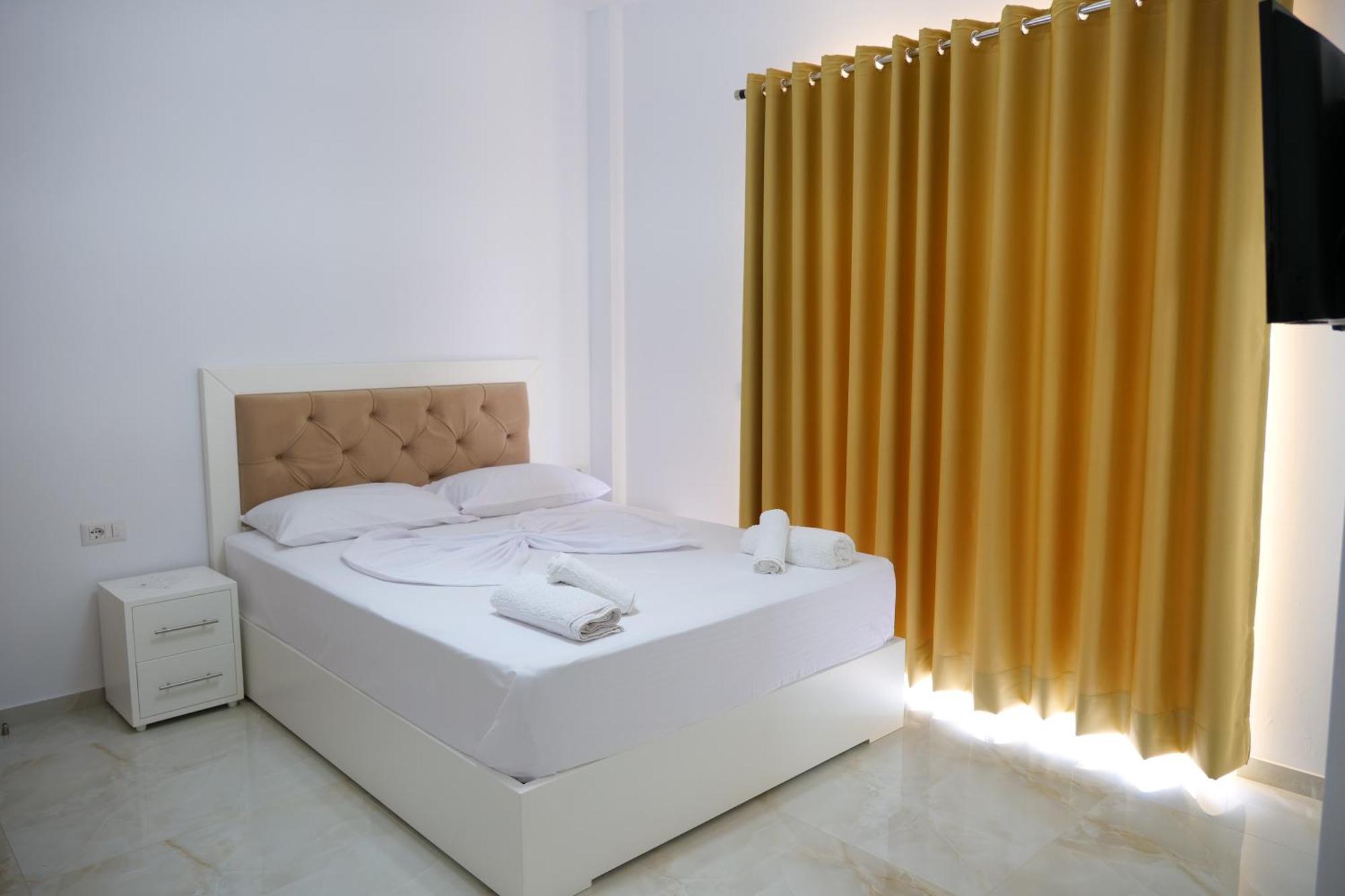 Hotel Zeka Ксамил Екстериор снимка