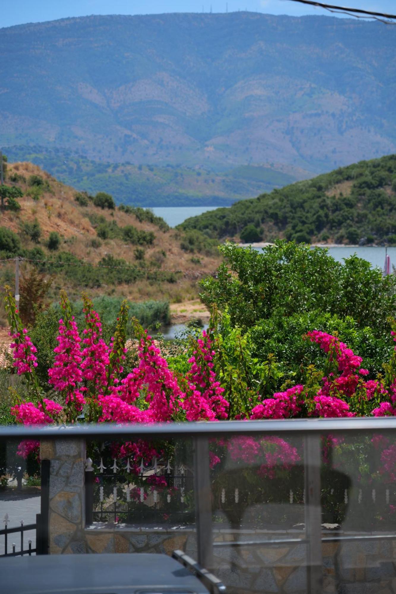 Hotel Zeka Ксамил Екстериор снимка